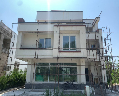 ویلا تریبلکس نوساز شهرکی خوش ساخت در سرخرود