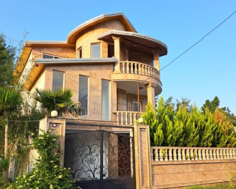 یه ویلای همه چیز تمام در دو قدمی دریای سرخرود