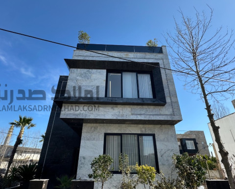 ویلای نوساز شهرکی استخردار در سرخرود با بنای تریپلکس